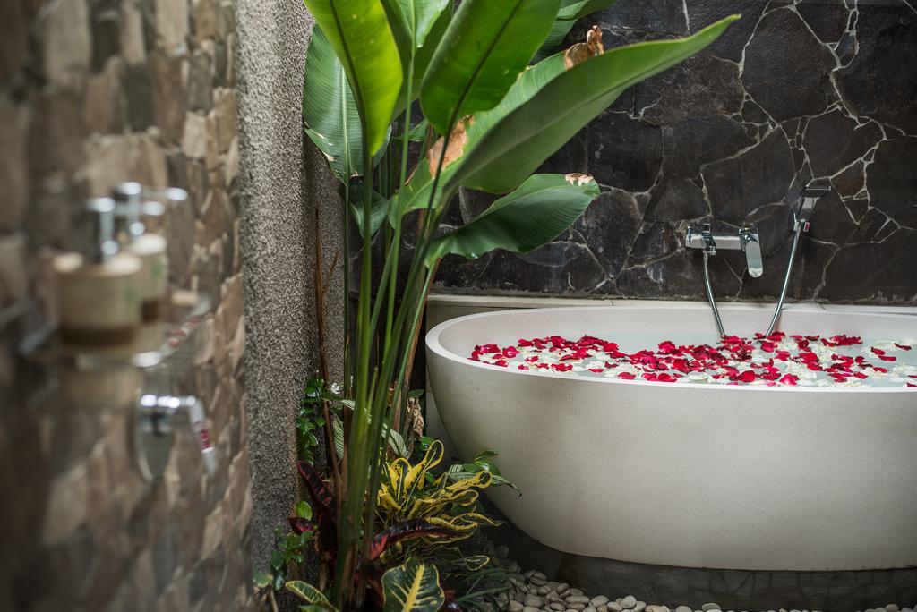 Anusara Luxury Villas (Adults Only) Убуд Стая снимка